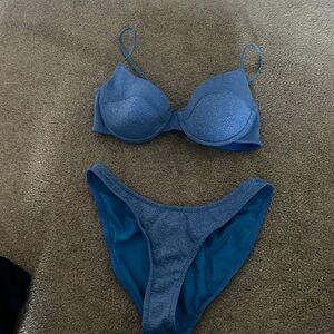 Blue sparkly triangl